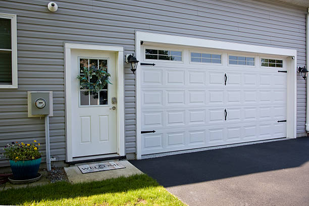 24/7 Emergency Garage Door Panel Replacement experts in Kent, OH